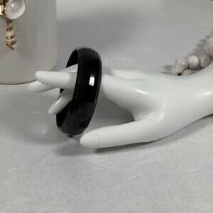 Versatile & Fashionable Vintage 1980s Black Faceted 20mm Acrylic Bangle Bracelet